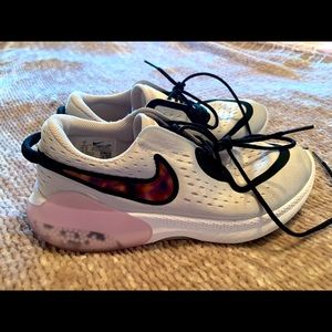 Nike women’s joyride